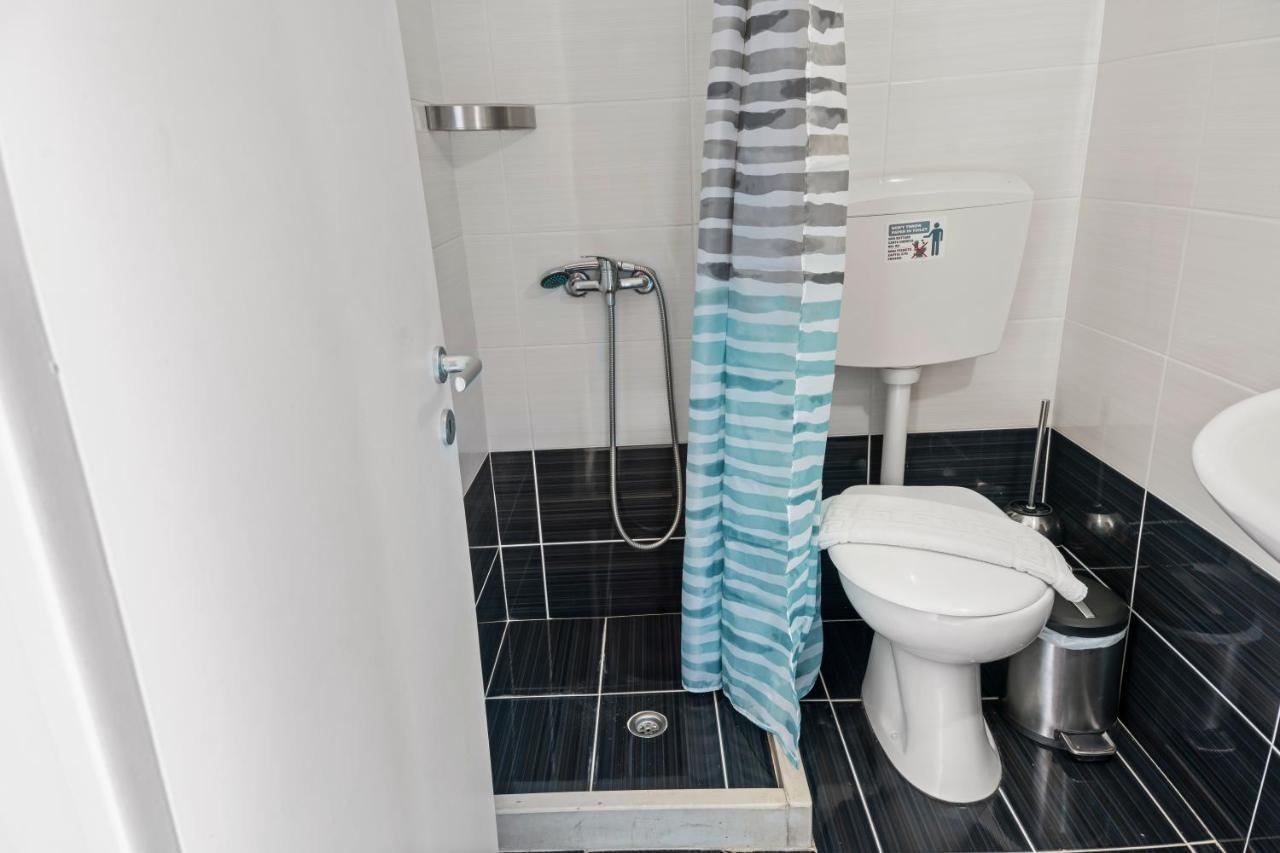 Oceanis Rooms Mikros Gialos Exterior photo